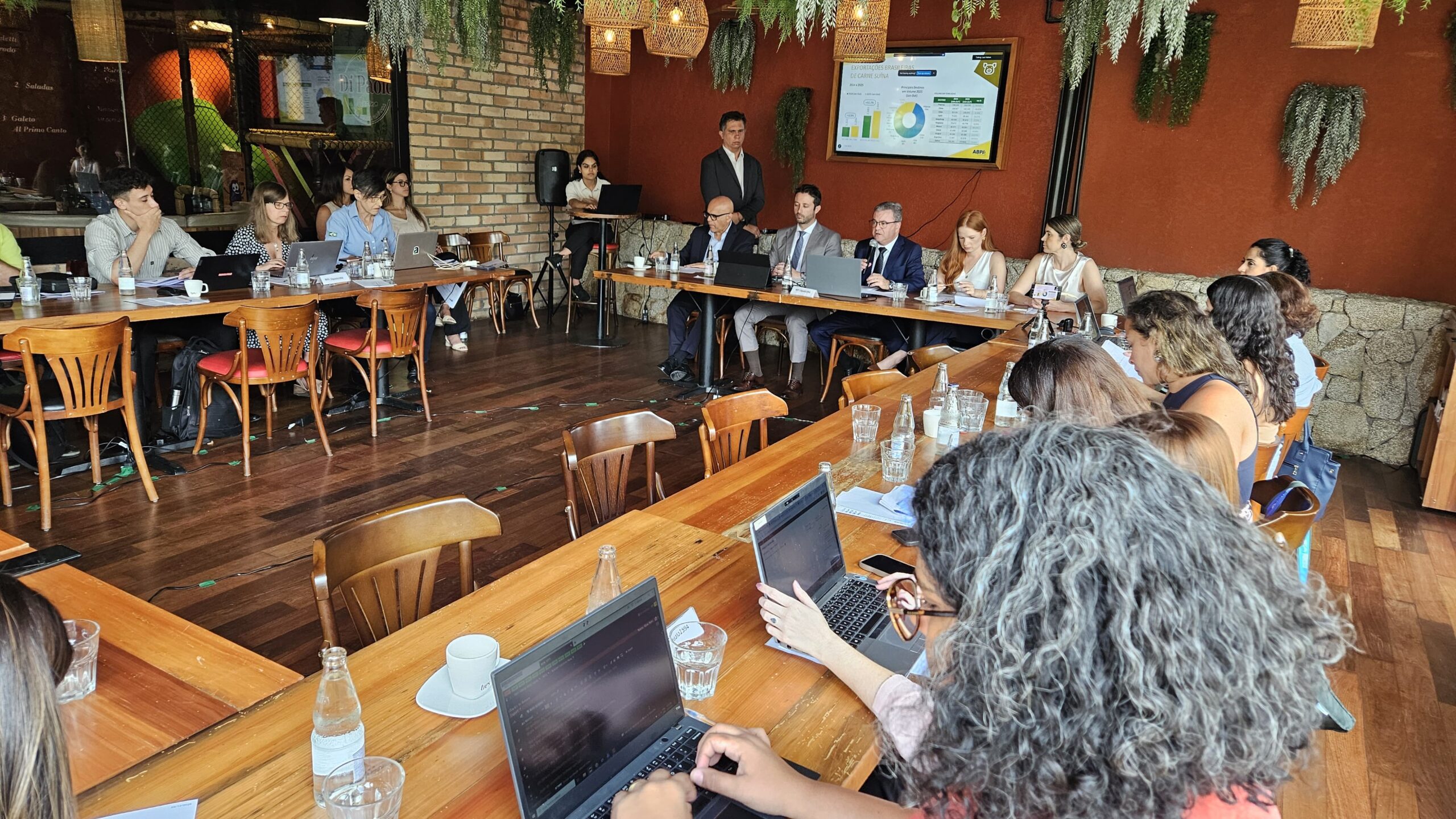 Brasil fecha ano com crescimento em produção, consumo e exportações de carne de frango, carne suína e ovos, aponta a ABPA